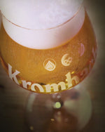 Load and play video in Gallery viewer, Bere nefiltrata Krombacher Weizen, 5.3% Alc., Butoi (Keg) 30 Litri

